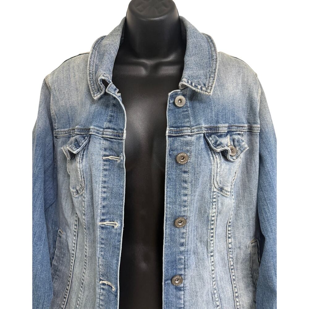 Torrid Women Plus Size Denim Jean Jacket 3 3X Stretch Medium Wash Trucker EUC - Picture 2 of 10